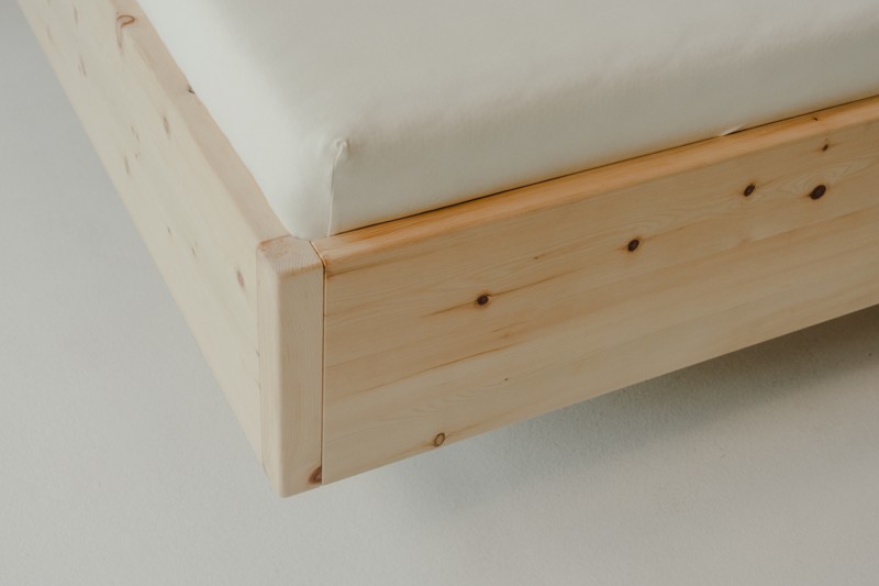 Bettrahmen Weißkugel Ecke