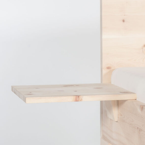 Nachtkästchen hängend