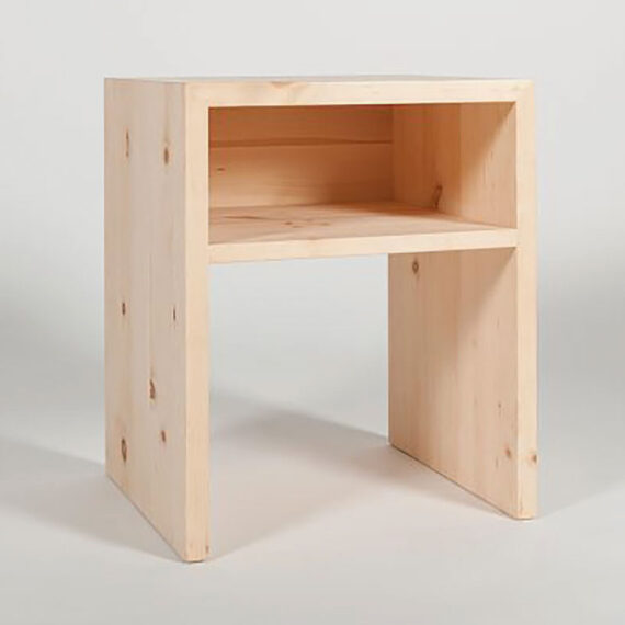 Nachtkästchen stehend