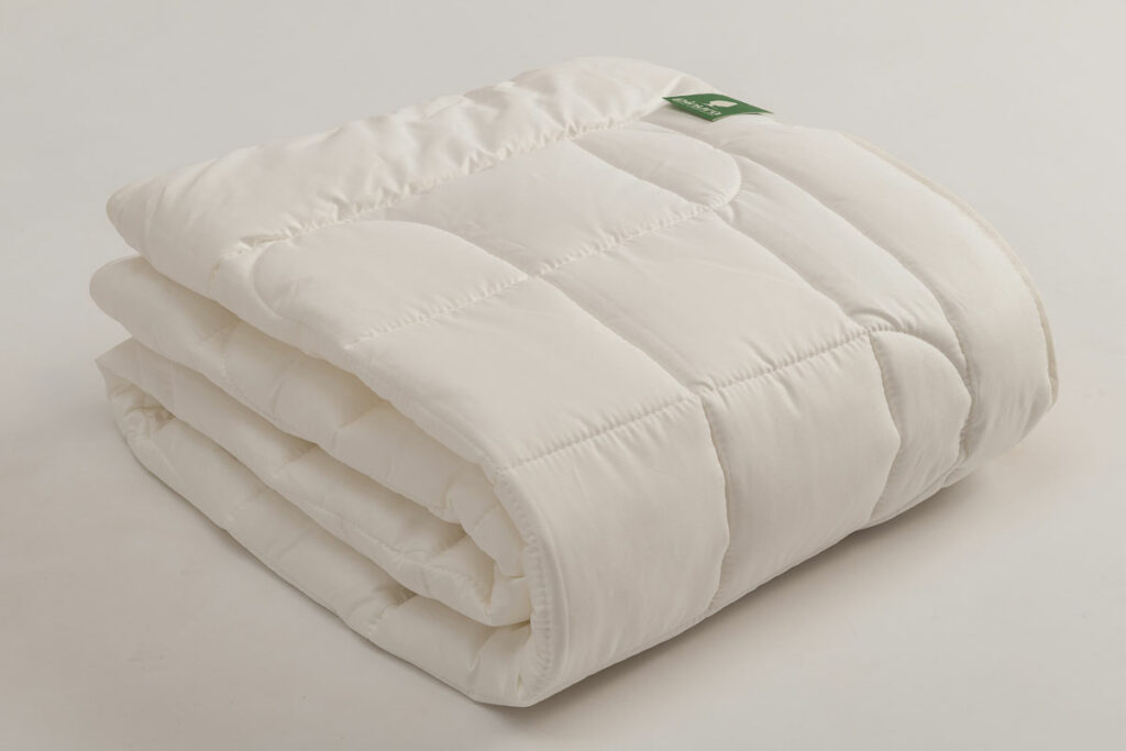 Bio Tencel Unterbett – leichte Matratzenauflage aus Tencel mit Karosteppung